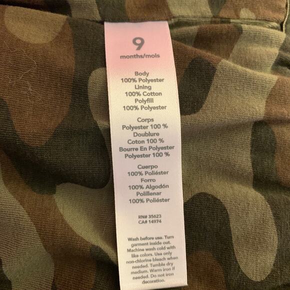 CARTER’S Boy’s Yellow/Lining Green Camo Puffer Vest / Size/ 9 Months - Picture 4 of 6